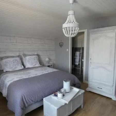 Bed & Breakfast D Hotes Au Domaine De Robert