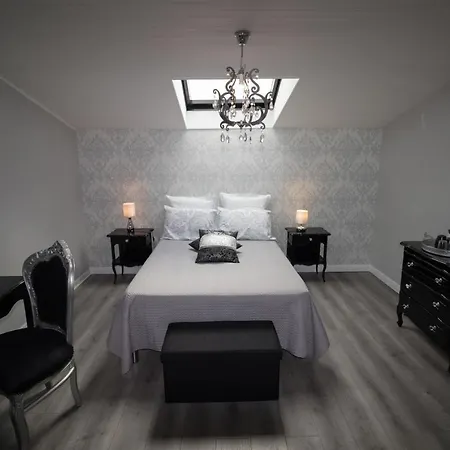 Bed & Breakfast D Hotes Au Domaine De Robert *