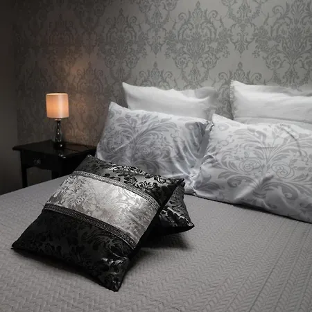 Bed & Breakfast D Hotes Au Domaine De Robert *